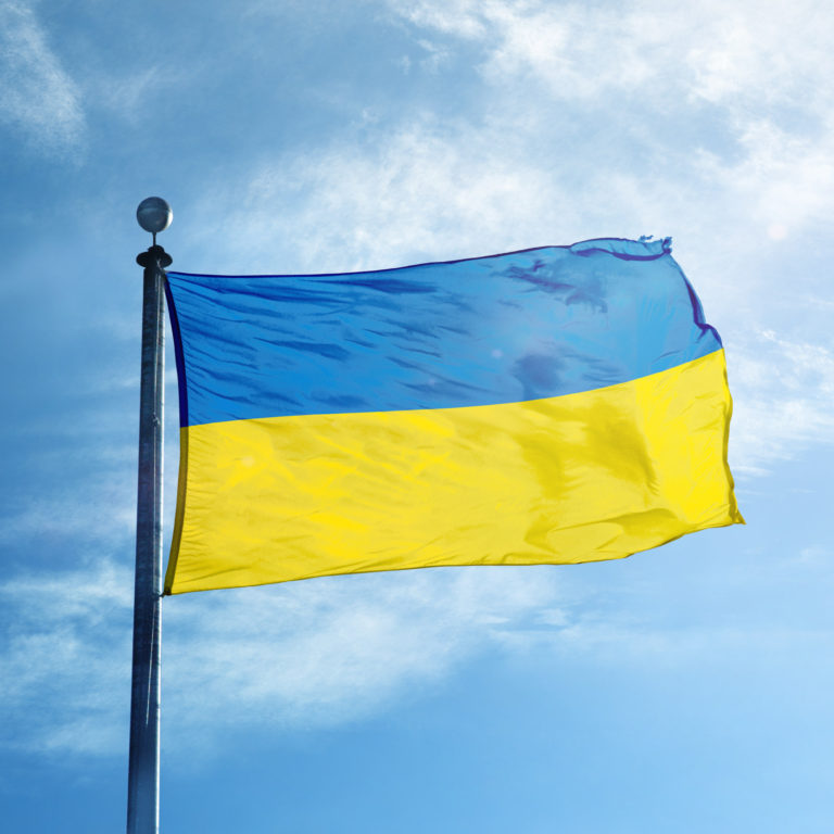 Ukrainan lippu mastossa.